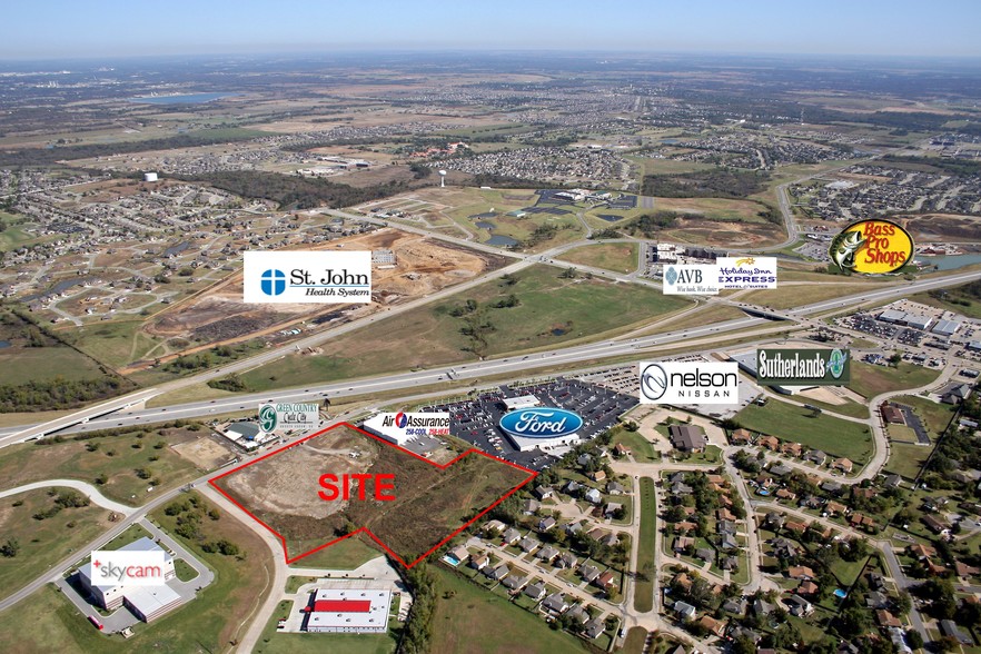 1321 SW Expressway Dr, Broken Arrow, OK for sale - Building Photo - Image 2 of 4