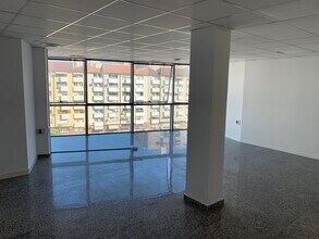 Avenida de la Aurora, 69, Málaga, Málaga for lease Interior Photo- Image 1 of 5