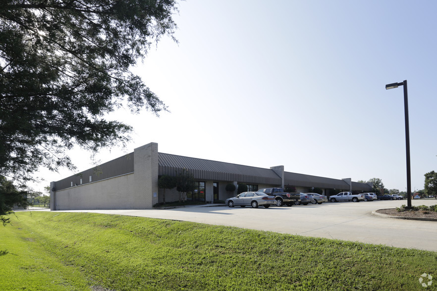 1390 Business Center Dr SW, Conyers, GA for sale - Building Photo - Image 1 of 1