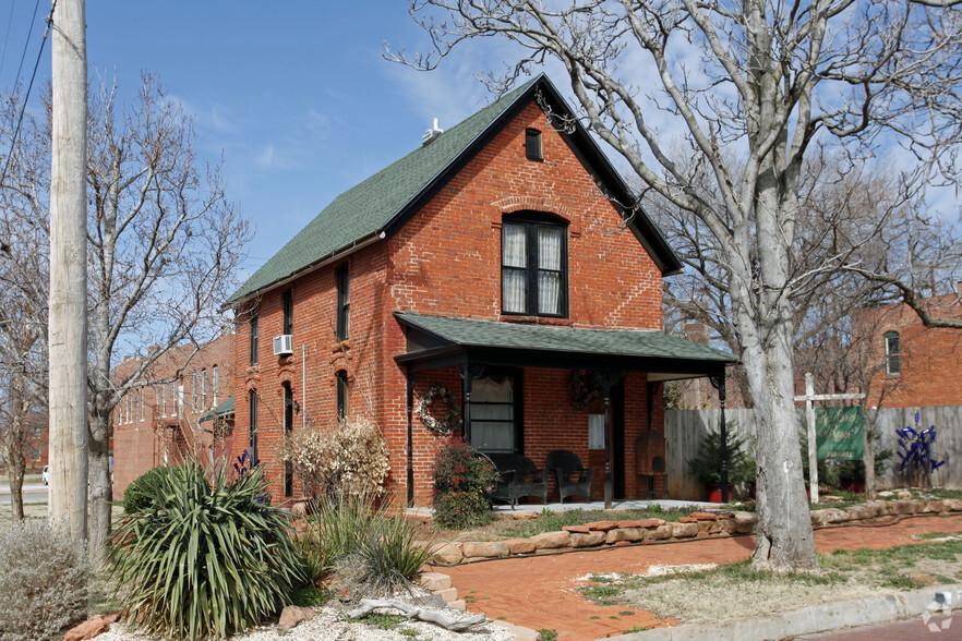 223 S 1st St, Guthrie, OK for sale - Building Photo - Image 2 of 2