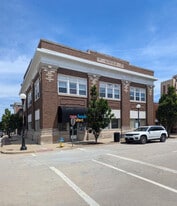 701 Monroe Ave, Charleston IL - Airbnb Property