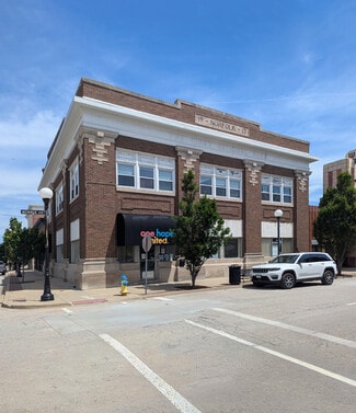 More details for 701 Monroe Ave, Charleston, IL - Office for Sale