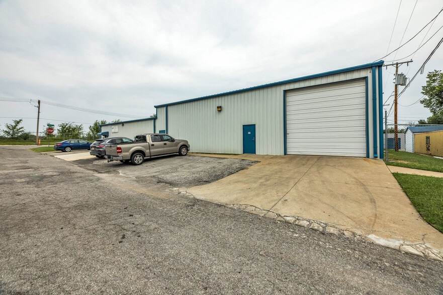 1113 N Utica Ave, Tulsa, OK for sale - Building Photo - Image 3 of 29