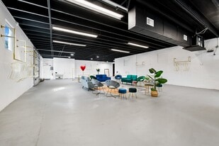 AIR CONDITIONED WAREHOUSE / SHOWROOM / RETAIL - Automotive Property