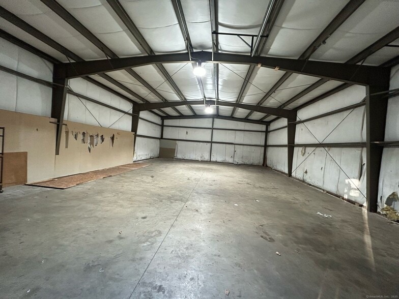 1569 W Main St, Willimantic, CT for lease - Interior Photo - Image 3 of 5