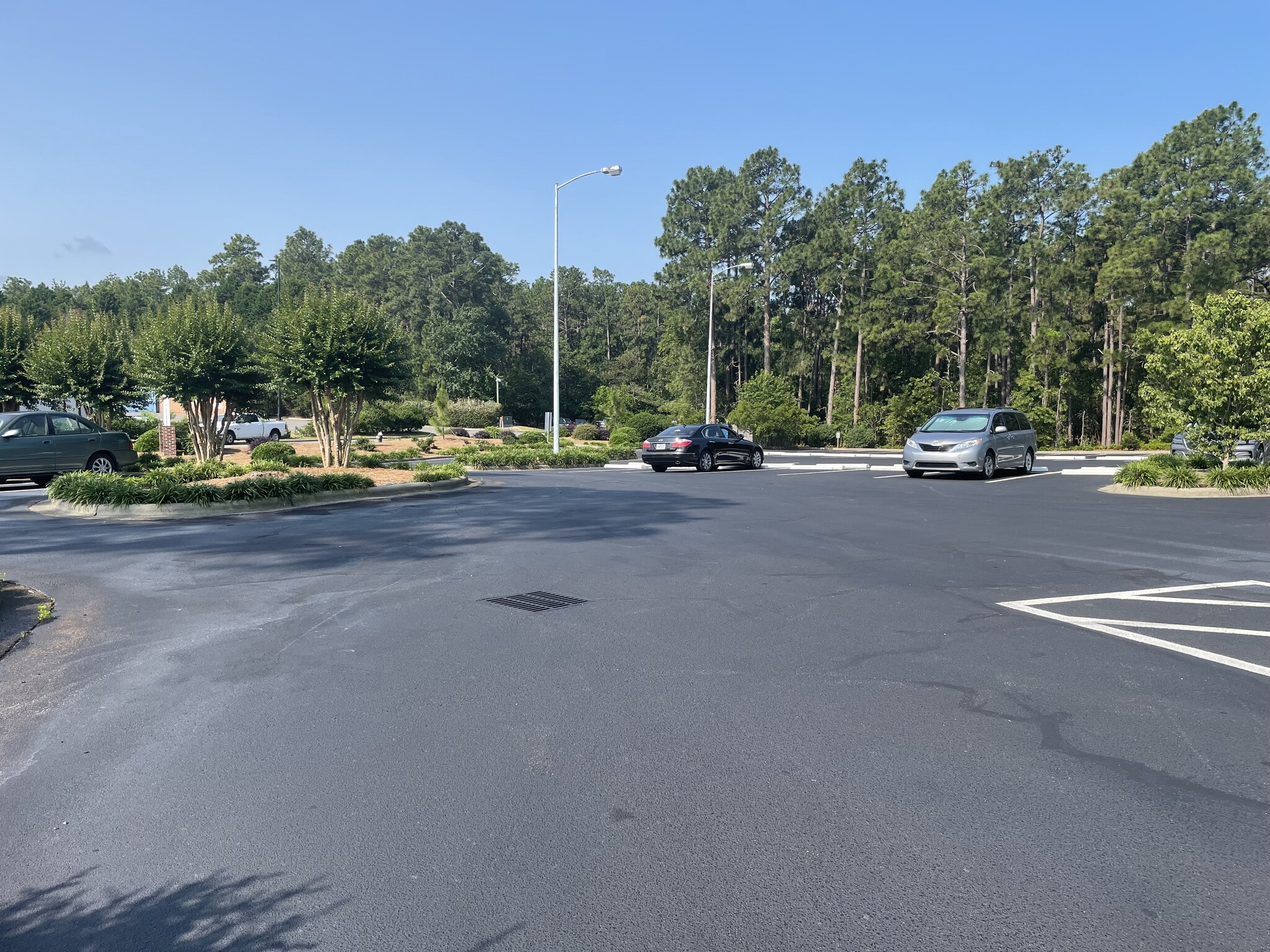 340 Commerce Ave, Southern Pines, NC 28387 - Yadkin Plaza | LoopNet