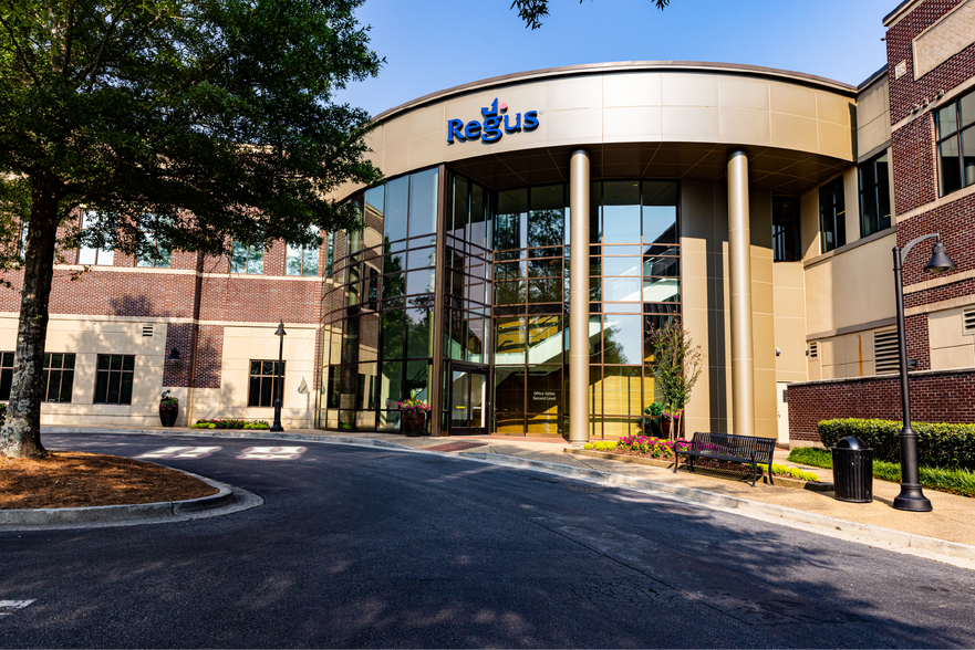 410 Peachtree Pky, Cumming, GA for lease - Building Photo - Image 1 of 7