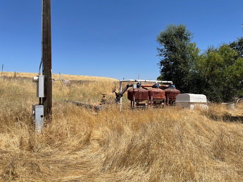 5496 S. Newmark Avenue, Sanger, CA for sale - Building Photo - Image 2 of 11