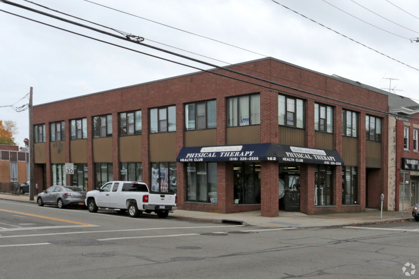 162 Jericho Tpke, Floral Park, NY 11001