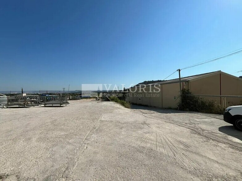 Flex in Gignac-la-Nerthe for lease - Building Photo - Image 3 of 12