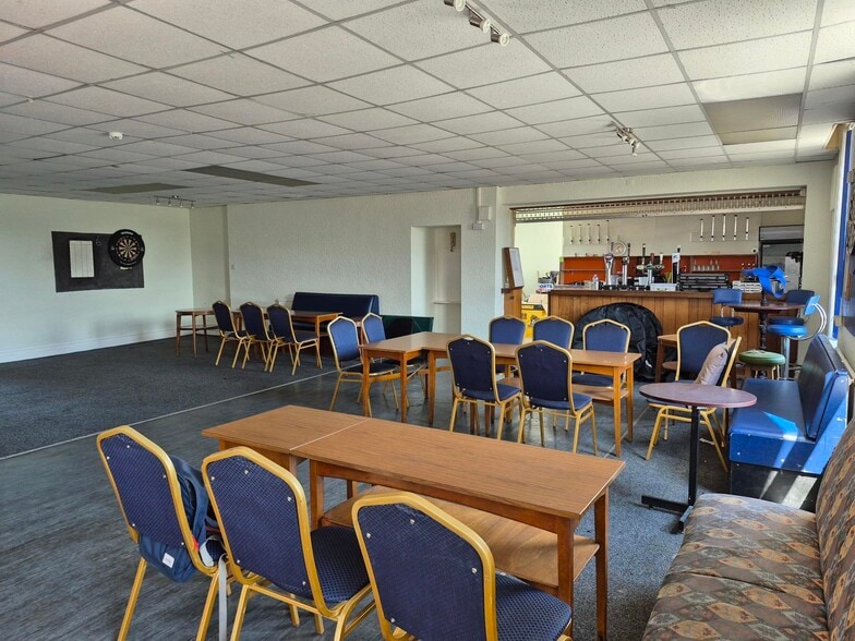 317 Holdenhurst Rd, Bournemouth for lease - Building Photo - Image 3 of 14