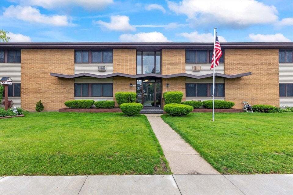 4641 S Howell Ave, Milwaukee, WI for sale Building Photo- Image 1 of 7