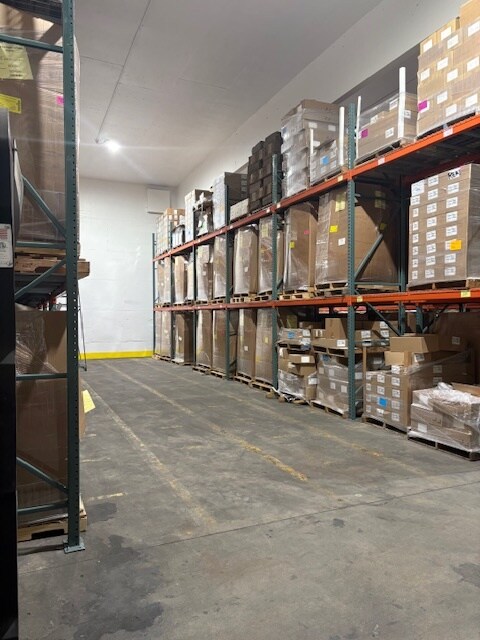 555 1st St, Exeter, CA for lease Interior Photo- Image 1 of 13