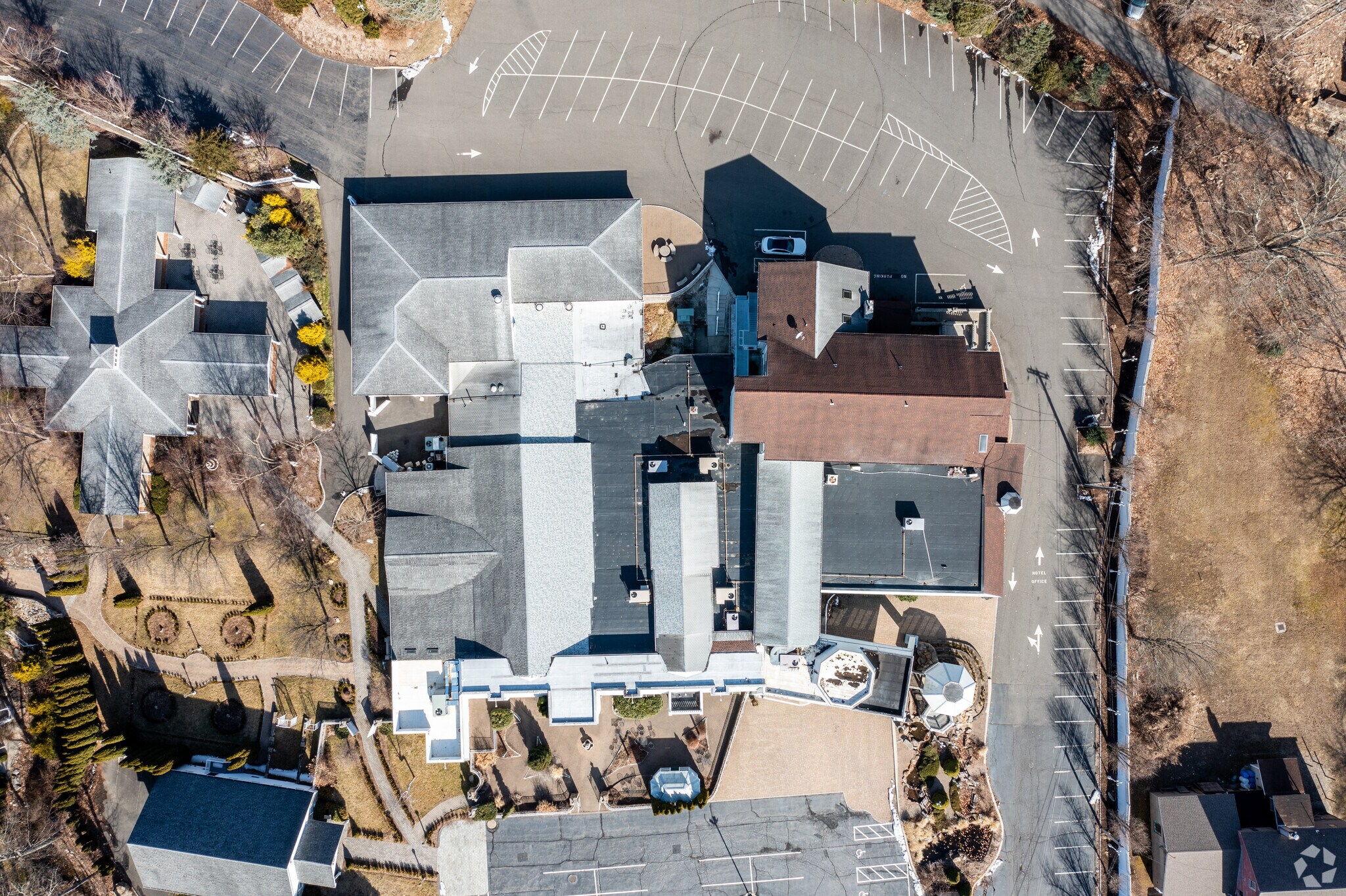 312 Roosevelt Dr, Seymour, CT 06483 Villa Bianca