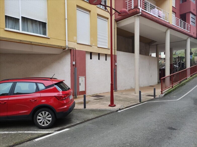 Retail in Ampuero for sale - Building Photo - Image 3 of 18