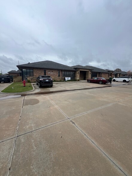 1621 S Midtown Pl, Oklahoma City, OK for sale - Building Photo - Image 1 of 27