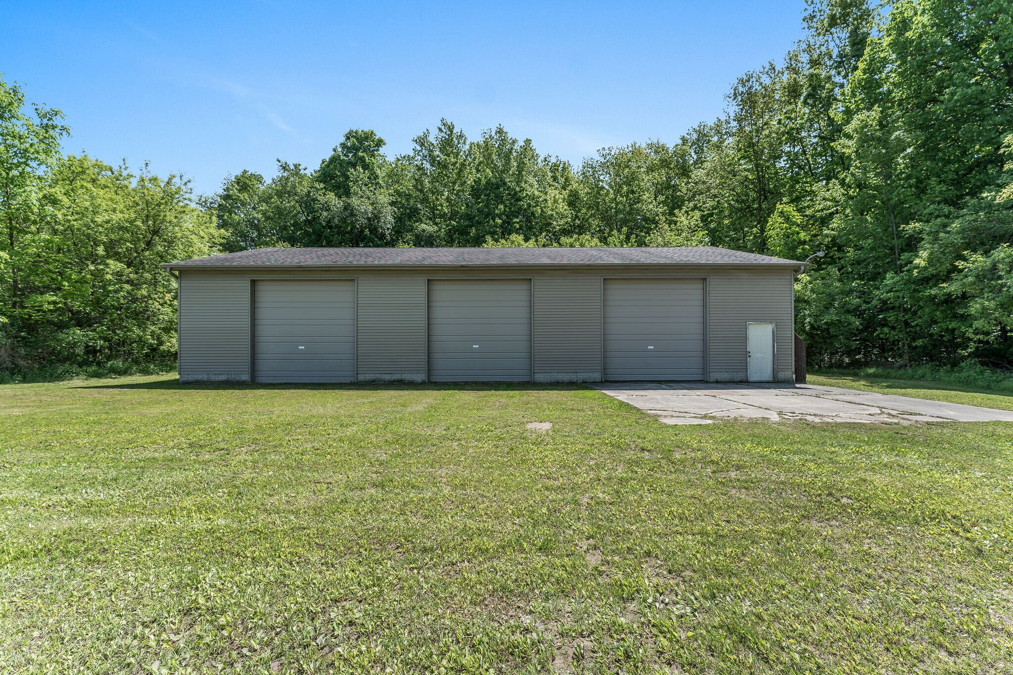 5429 Hopkins Rd, Flint, MI for sale Primary Photo- Image 1 of 8