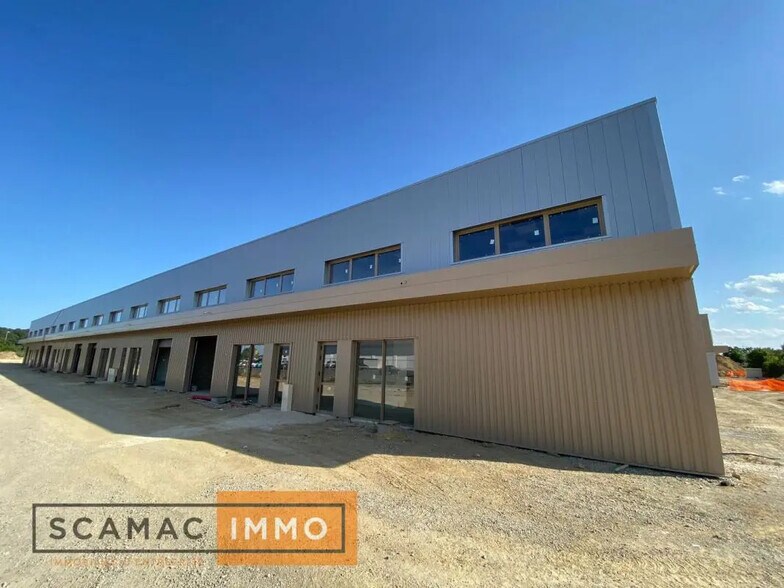 Flex in Brétigny-sur-Orge for sale - Building Photo - Image 2 of 4