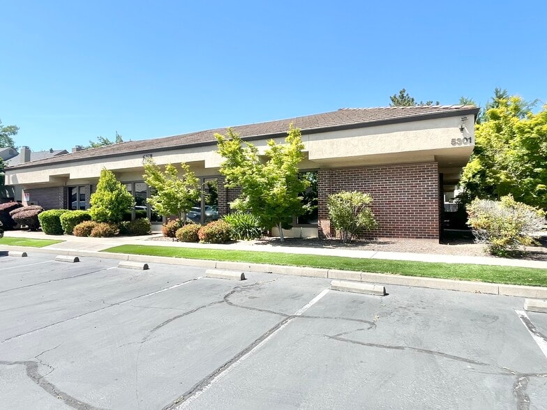 5301 Madison Ave, Sacramento, CA for lease - Building Photo - Image 1 of 26