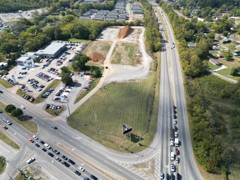1101 Nashville Hwy, Columbia, TN for sale - Building Photo - Image 2 of 6