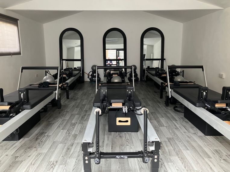 248 High Street, Cranleigh for sale - Interior Photo - Image 3 of 9