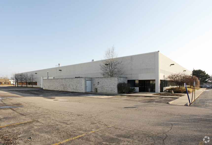 1775 N Crooks Rd, Troy, MI for lease - Building Photo - Image 3 of 4