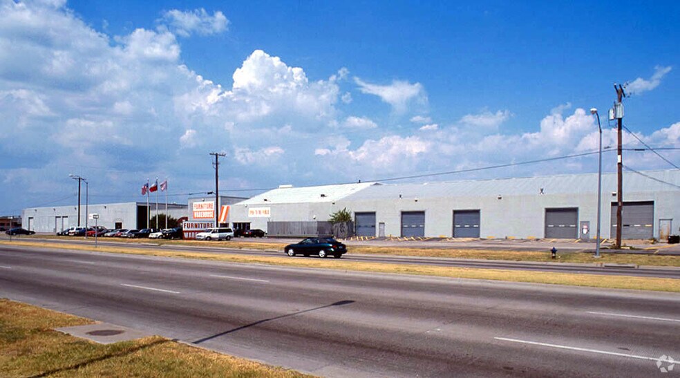 1085010858 Harry Hines Blvd, Dallas, TX, 75220 Industrial Space For