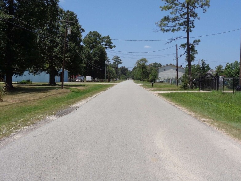 16911 Pickering Rd, Conroe, TX for sale - Building Photo - Image 3 of 24