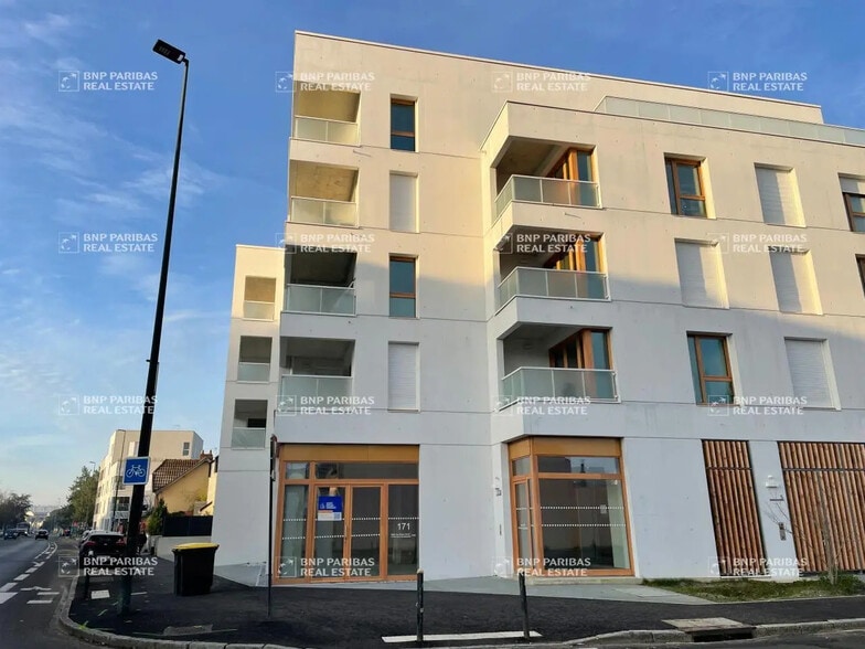 Office in Nantes for lease - Building Photo - Image 2 of 6