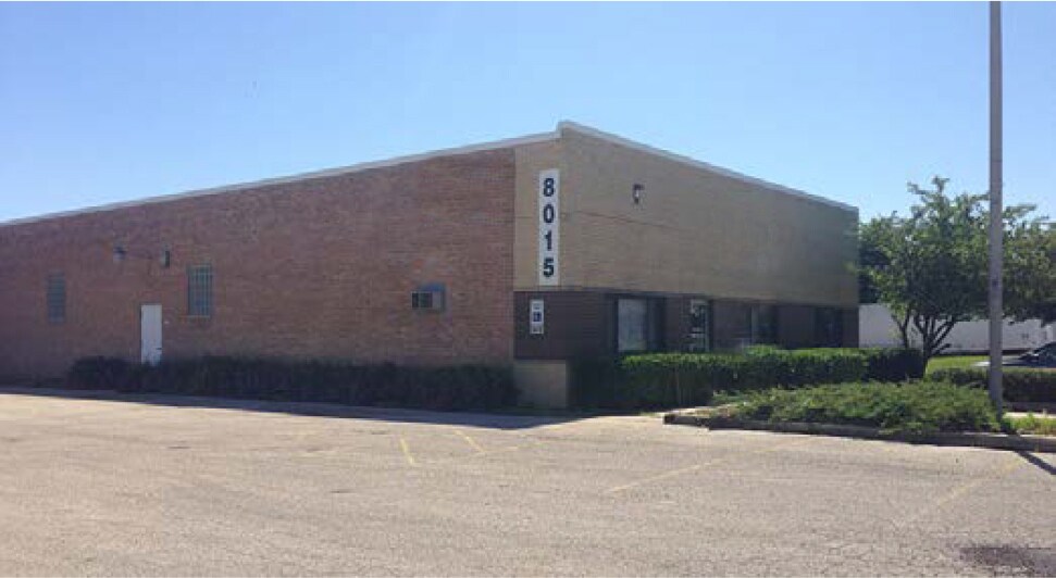 8015 Pyott Rd, Lake In The Hills, IL for sale Building Photo- Image 1 of 1