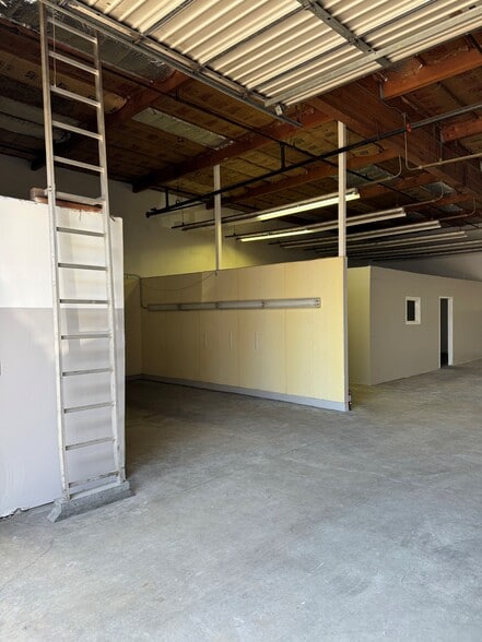1760-1770 Timothy Dr, San Leandro, CA for lease - Interior Photo - Image 3 of 6