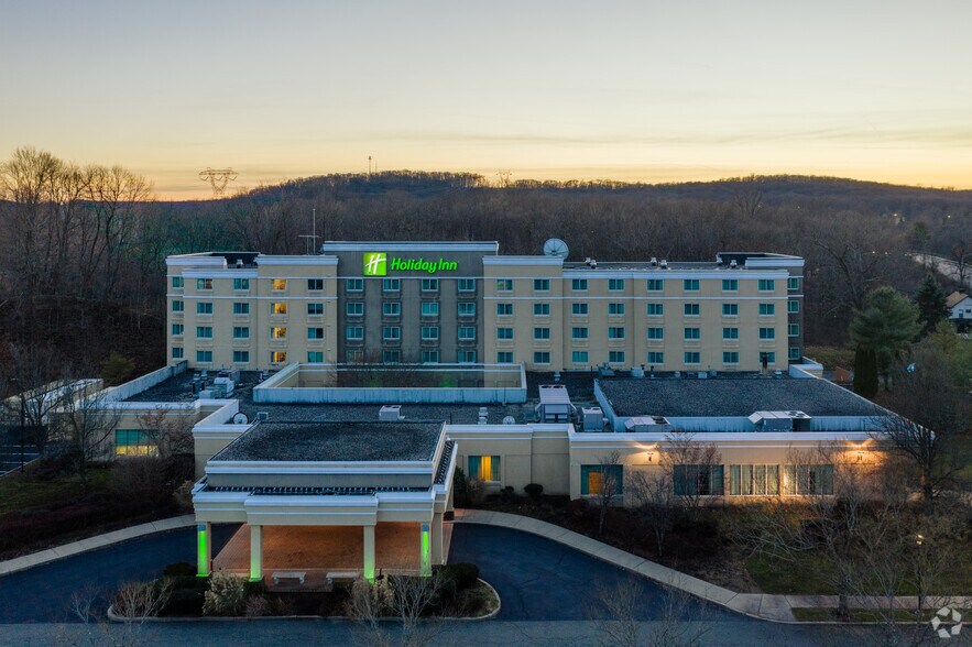 1000 International Dr, Budd Lake, NJ 07828 - Holiday Inn Budd Lake