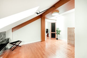 1312 Rue Sainte-Catherine O, Montréal, QC for lease Building Photo- Image 1 of 4