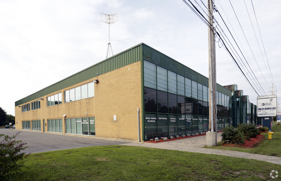 380 Hunt Club Rd, Ottawa, ON for sale - Building Photo - Image 2 of 8