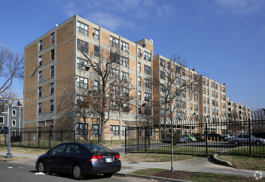 1225 G St SE, Washington, DC for sale - Primary Photo - Image 1 of 1