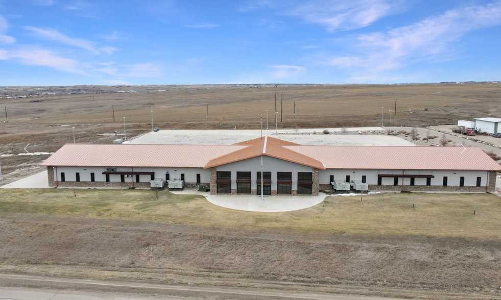 6611 2nd Ave W, Williston, ND for sale - Building Photo - Image 1 of 1