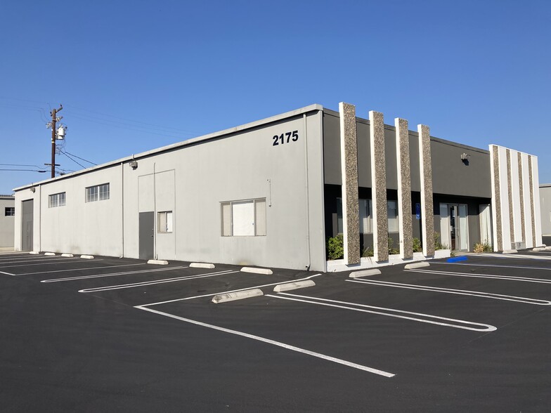 2175 S Grand Ave, Santa Ana, CA for lease - Building Photo - Image 2 of 2