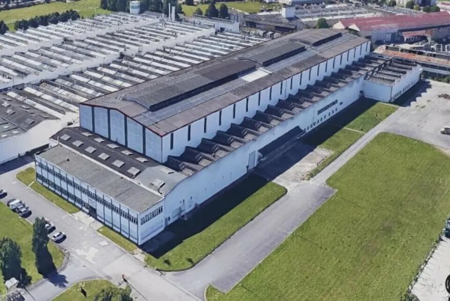 Flex in Reims for lease - Building Photo - Image 1 of 5