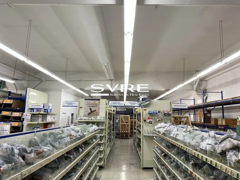 Office in Marseille for lease - Interior Photo - Image 1 of 19