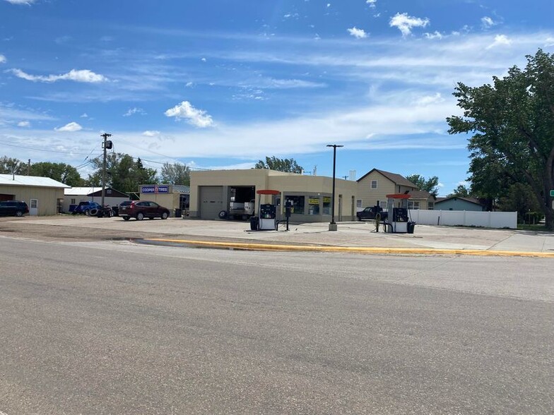 4 6th St, Culbertson, MT for sale - Building Photo - Image 1 of 17