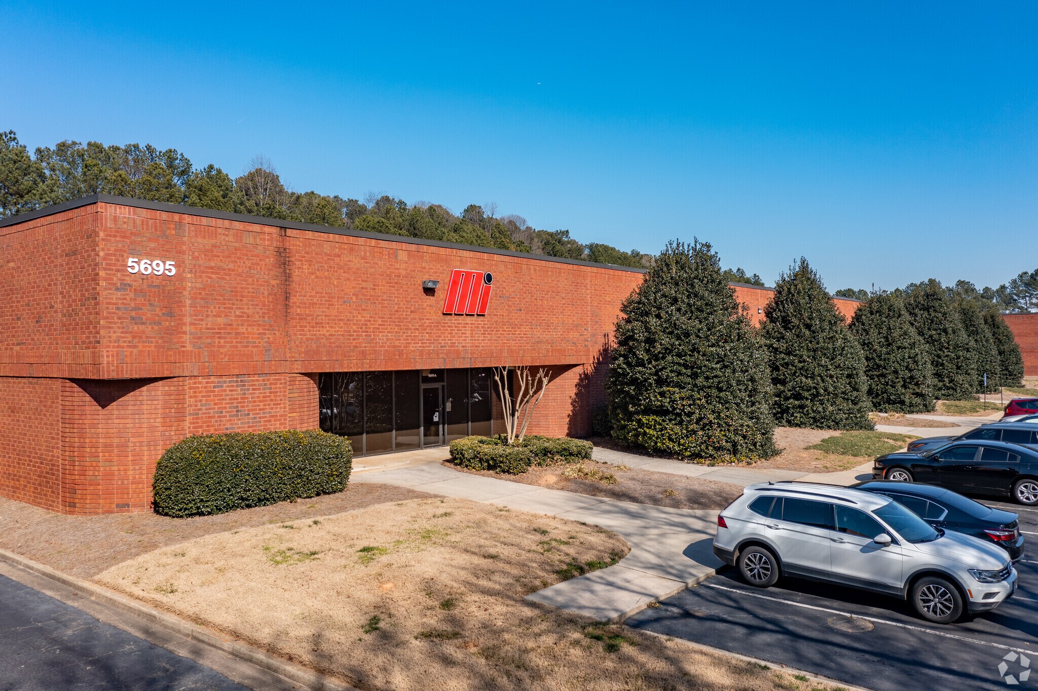 5695 Oakbrook Pky, Norcross, GA for lease Primary Photo- Image 1 of 5