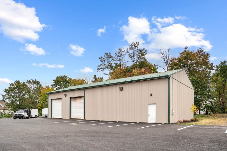 2751 York Rd, Jamison, PA 18929