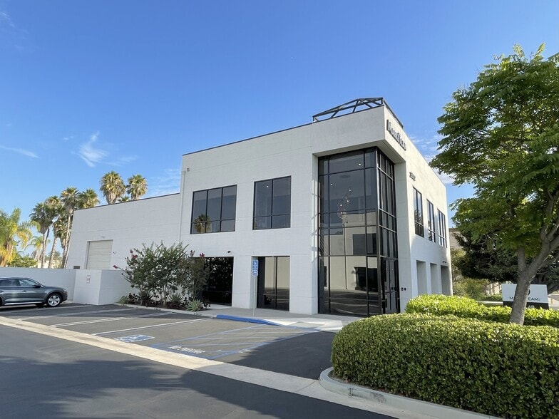 26012 Pala, Mission Viejo, CA for lease - Building Photo - Image 1 of 8