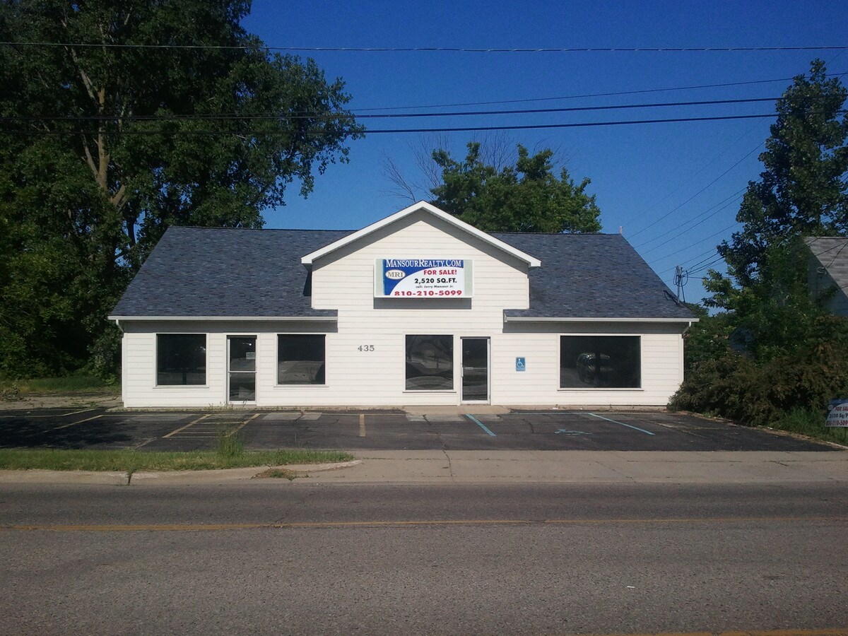 435 N Leroy St, Fenton, MI 48430