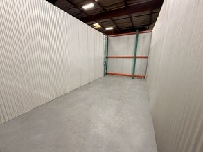 5625 E Firestone Blvd, South Gate, CA for lease Interior Photo- Image 2 of 3