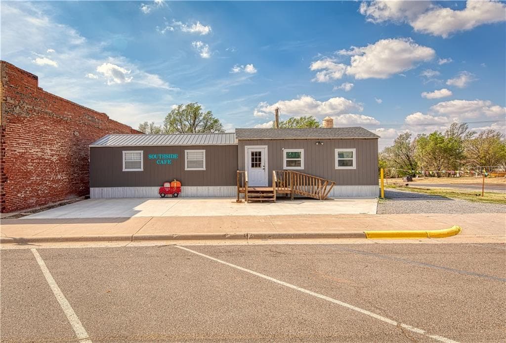 400 Main, Leedey, OK 73654