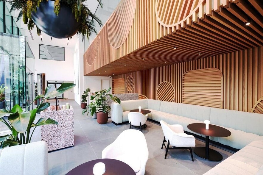 5-13 Spital Sq, London for lease - Interior Photo - Image 2 of 32