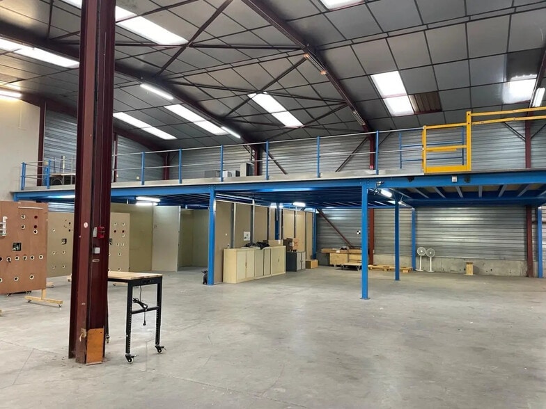 Flex in Aubervilliers for lease - Building Photo - Image 3 of 7