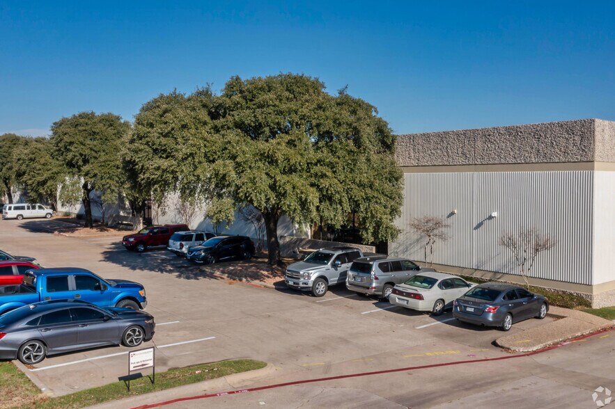 1352-1366 Exchange Dr, Richardson, TX for lease - Building Photo - Image 2 of 2