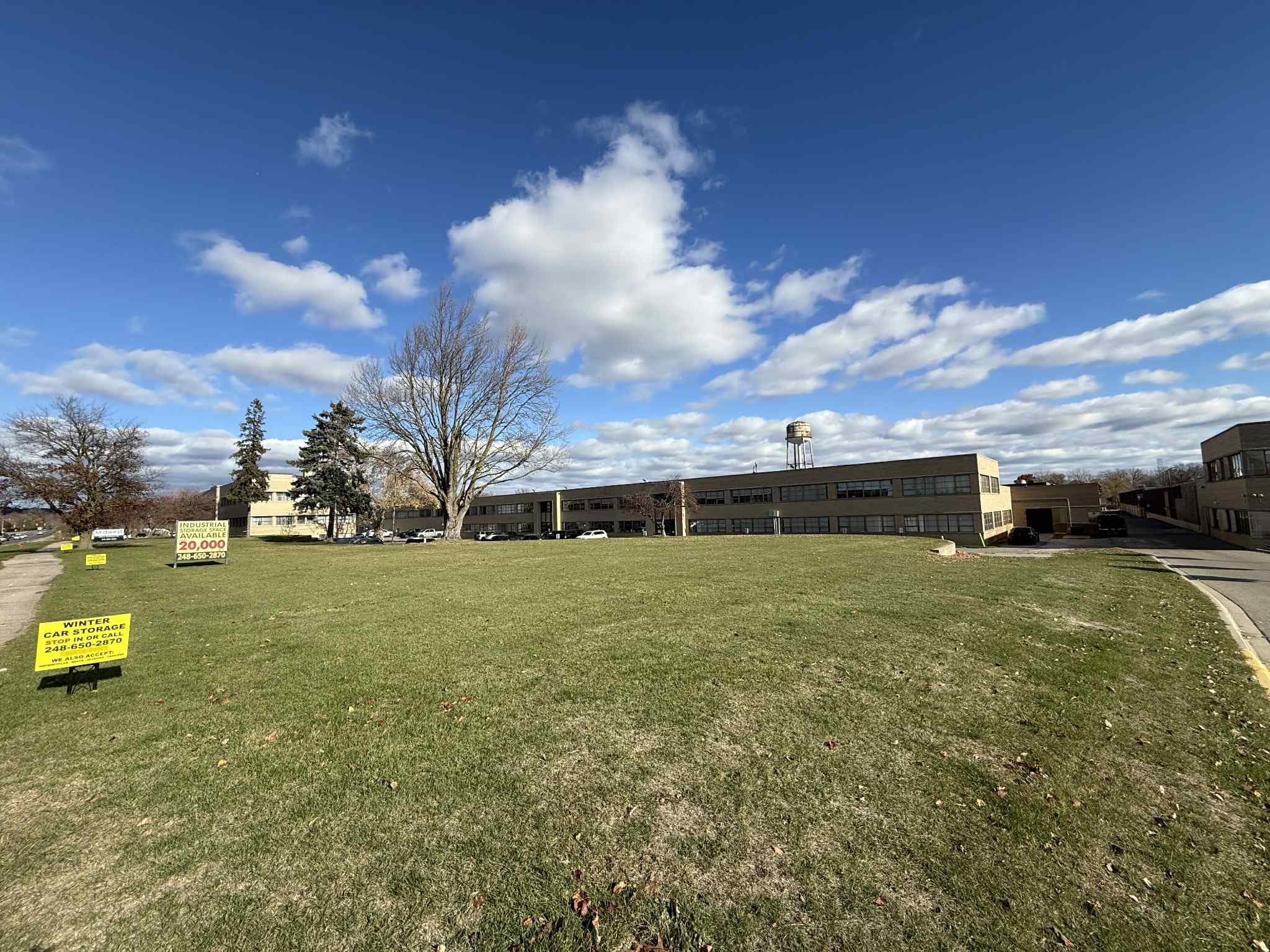 6841 N Rochester Rd, Rochester Hills, MI for lease Interior Photo- Image 1 of 8